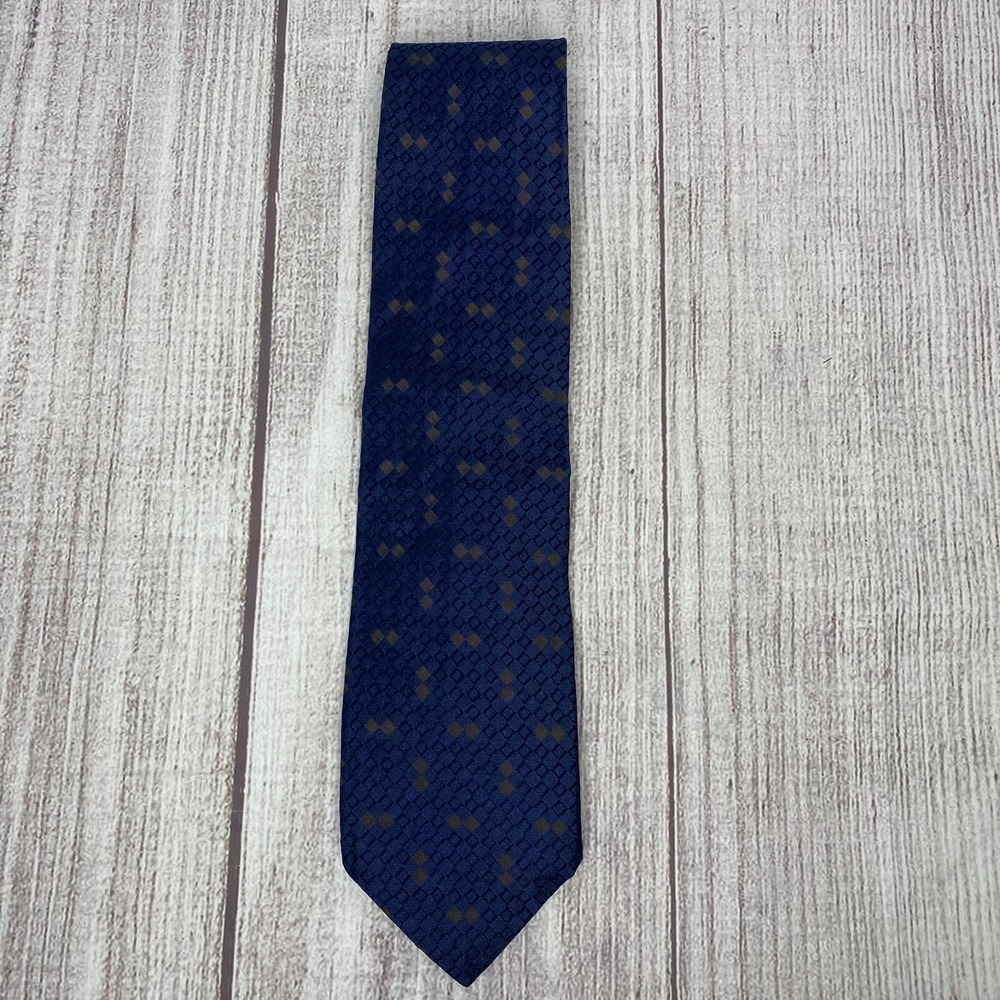Donna Karan Signature Mens Silk Necktie Navy Gold Diamonds Geo Print Tie 3.75x60 - Picture 2 of 4